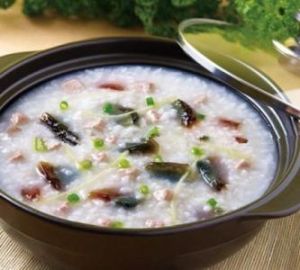 砂鍋皮蛋瘦肉粥 砂鍋皮蛋瘦肉粥