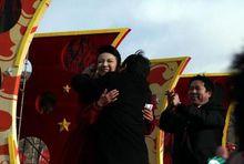 縣委書記熊抱央視美女主持