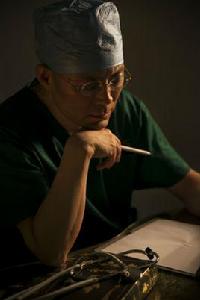 李越[整形專家]