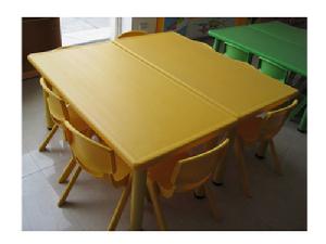 幼兒桌椅