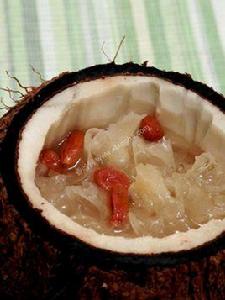 冰糖燉雪耳椰子 冰糖燉雪耳椰子