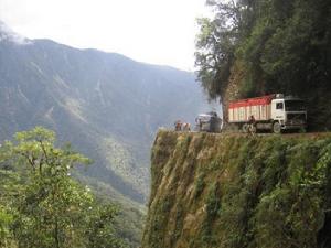 世界最危險的公路-拉巴斯附近的北永加斯路