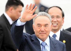 （圖）納扎爾巴耶夫