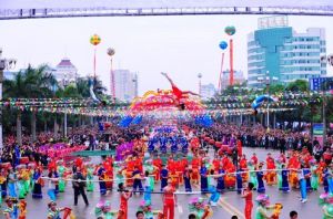 2010年廣西壯鄉武鳴三月三歌圩活動精彩紛呈 - 精彩的空中飛人