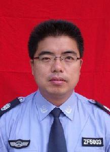 龍仕榮[花垣縣城市管理行政執法局黨組成員、副局長]