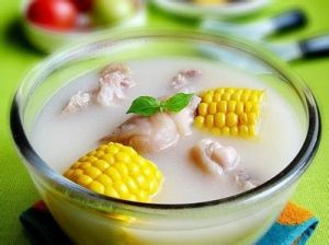 玉米豬手湯 玉米豬手湯