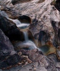 燕子岩[廣東清遠]