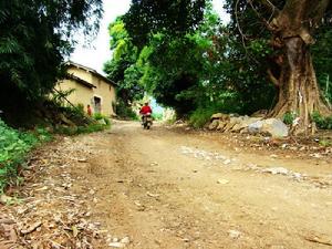 圍牆田自然村通村道路