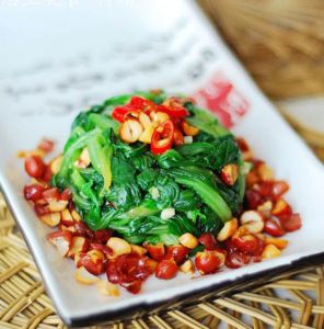 花生米拌小白菜 花生米拌小白菜