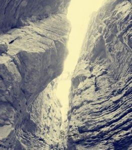 地震形成的大裂谷