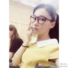 SIMC[香港歌手和演員]