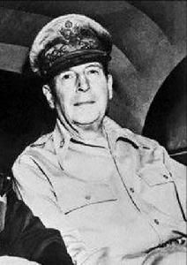 盟軍參戰部隊由D&middot;麥克阿瑟上將統一指揮。