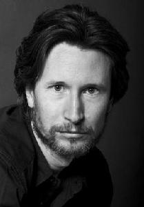 喬納森·阿里斯 喬納森·阿里斯