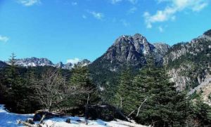 螺髻山群英大峽谷