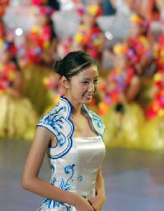 （圖）2008北京奧運“青花瓷”系列頒獎禮服