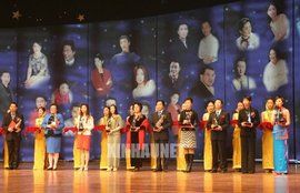 金話筒獎 金話筒獎