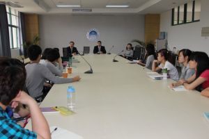 厄巴納大學 厄巴納大學