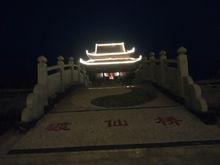 信徒朝拜絡繹不絕