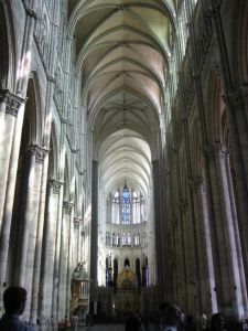 亞眠主教堂的狹長中廳