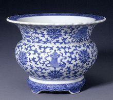 清鹹豐青花八寶紋花盆