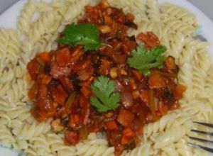 培根蘑菇茄汁意面