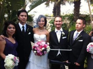 尼克胡哲於2012年結婚