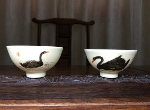 孟墨濃陶瓷作品：《天鵝》