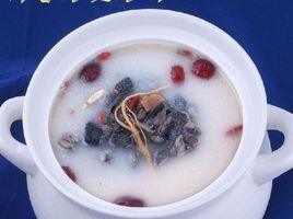 何首烏燉雞 何首烏燉雞