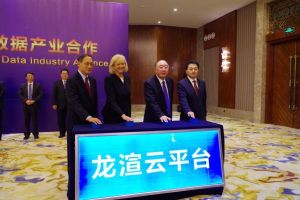 龍渲雲渲染農場 龍渲雲渲染農場