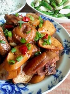 鱸香茹黑朩耳燒素雞 鱸香茹黑朩耳燒素雞