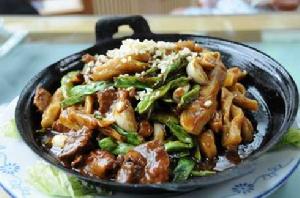 排骨豆角燜卷子 排骨豆角燜卷子