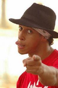 salah[阿爾及利亞舞蹈演員]