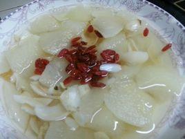 冰糖百合雪梨湯 冰糖百合雪梨湯