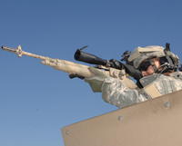 伊拉克戰爭中使用M14的82空降師狙擊手