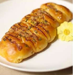 香蔥肉鬆胡蘿蔔麵包 香蔥肉鬆胡蘿蔔麵包