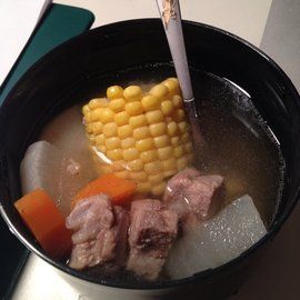 玉米蘿蔔排骨湯