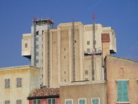 法國巴黎迪士尼施工中的驚魂古塔