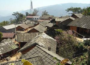 布朗族屬南亞語系、孟高棉語族、布朗語支、是一個獨立並跨境而居的民族。