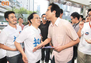 維園阿哥當面斥責曾蔭權