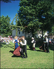 斯康森民俗博物館表演的民間舞蹈