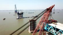 在建中的滬通長江大橋