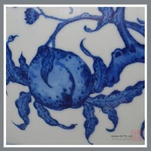 清乾隆青花壽山福海紋花口瓶 清乾隆青花壽山福海紋花口瓶