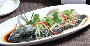 銀耳紅棗蒸草魚 銀耳紅棗蒸草魚