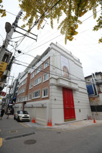 IMVELY弘大旗艦店_外觀