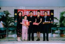 於梅[大連模特藝術學校校長]