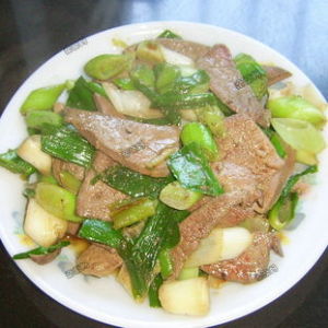 大蒜葉炒豬肝 大蒜葉炒豬肝