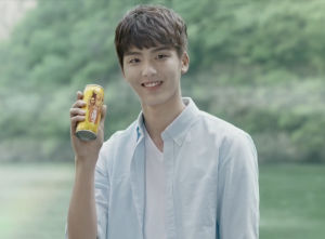 拍攝金嗓子草本植物飲料廣告