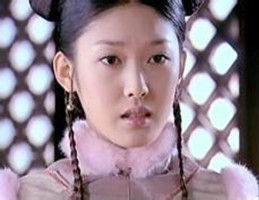 何潔珊飾演完顏萍