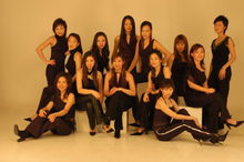女子十二樂坊合影