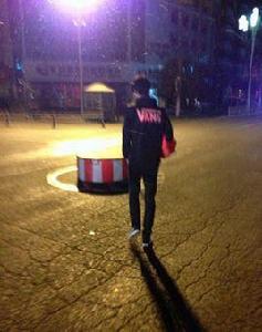 我想念你在黑夜之中的世界